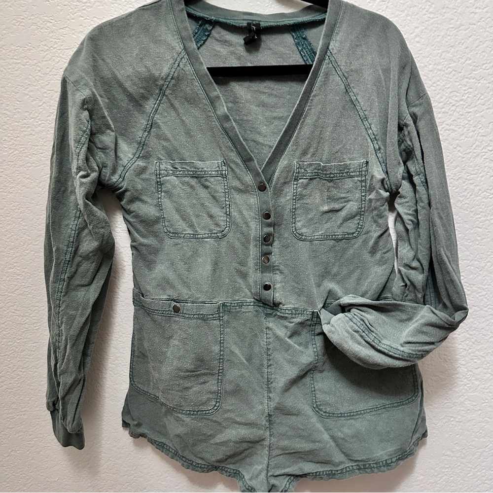Distressed Long Sleeve Jumper